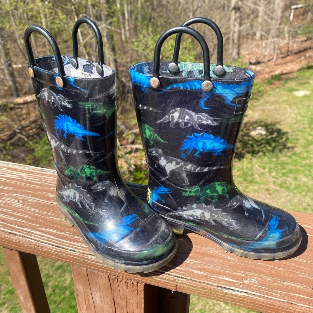 Western Chief Dinosaur Light Up Rainboots Size 9